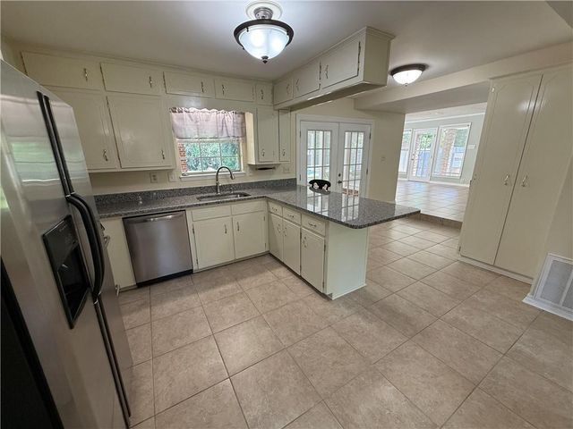 3512 Shadowwood Court, Mobile, AL 36693