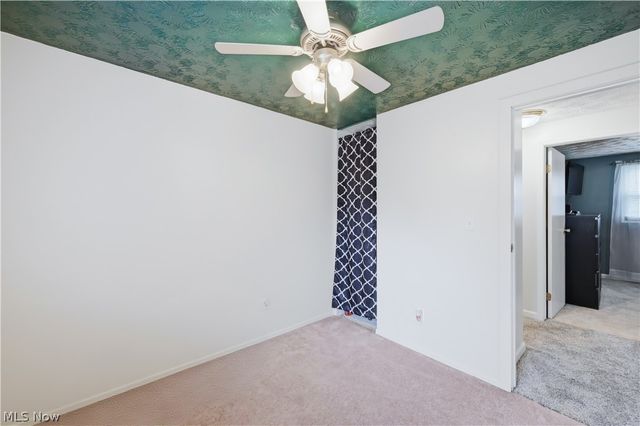2219 Woodland Trace Street, Austintown, OH 44515