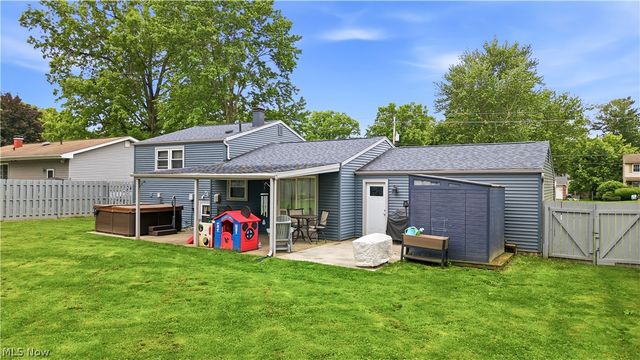 2219 Woodland Trace Street, Austintown, OH 44515