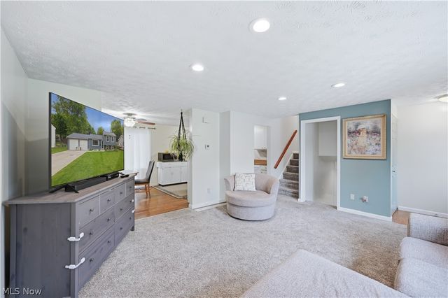 2219 Woodland Trace Street, Austintown, OH 44515