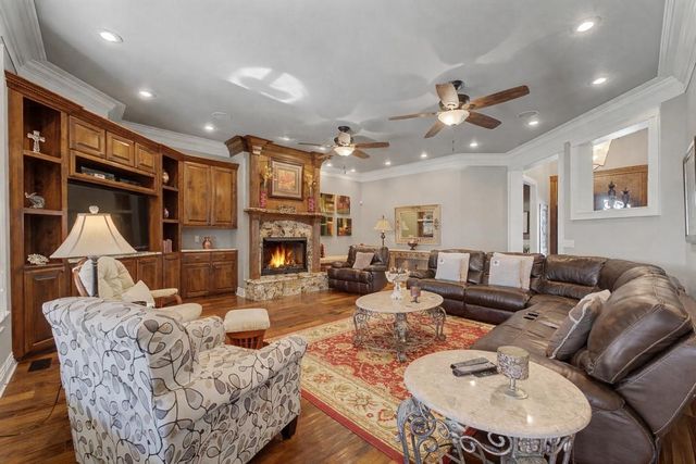 1270 Edinburgh Loop, Springdale, AR 72762