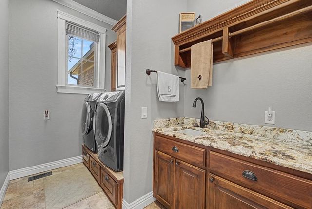 1270 Edinburgh Loop, Springdale, AR 72762