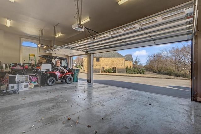 1270 Edinburgh Loop, Springdale, AR 72762