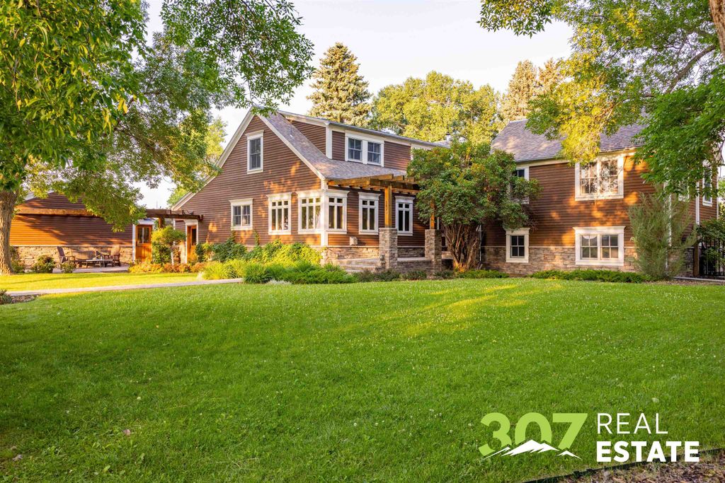 1420 Meadow Ln Ave, Cody, WY 82414 photo 2