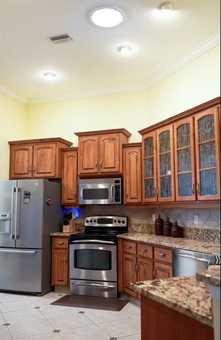 9908 SE 67th Avenue Road, Belleview, FL 34420