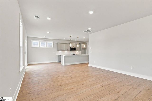 449 Amaryllis Lane, Woodruff, SC 29388