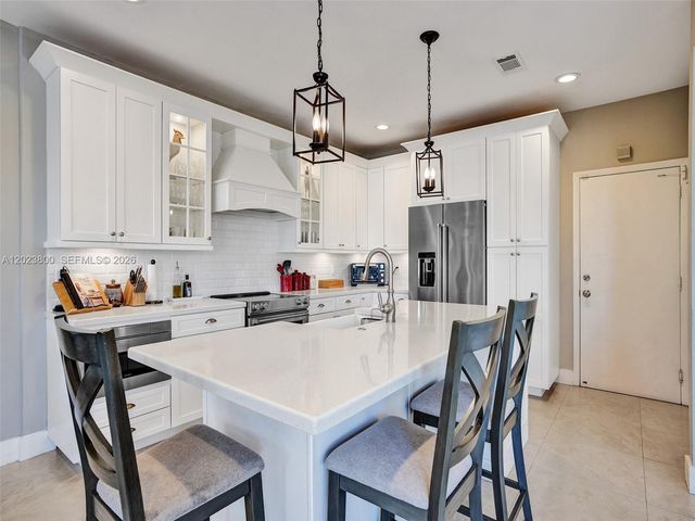 700 NW 158th Ln, Pembroke Pines, FL 33028