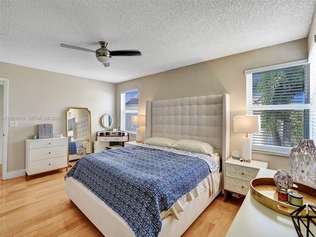 700 NW 158th Ln, Pembroke Pines, FL 33028