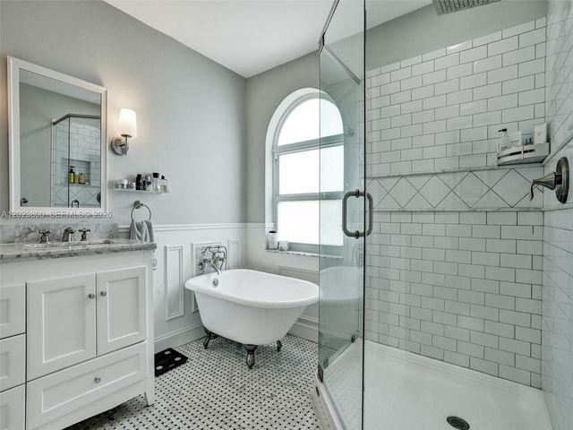 700 NW 158th Ln, Pembroke Pines, FL 33028