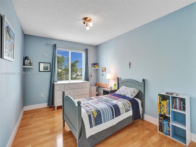 700 NW 158th Ln, Pembroke Pines, FL 33028