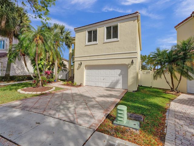 700 NW 158th Ln, Pembroke Pines, FL 33028
