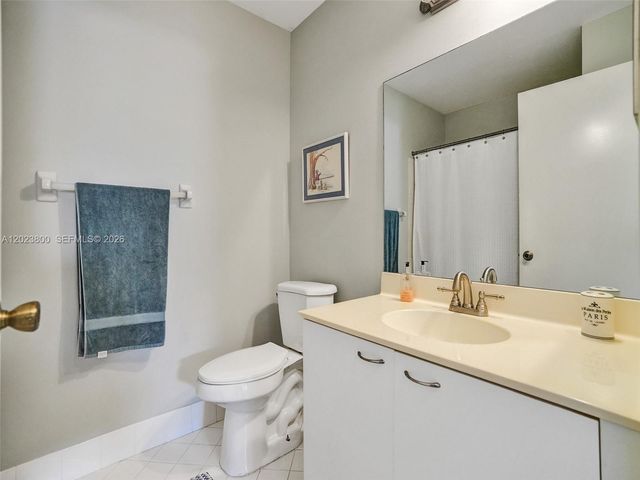 700 NW 158th Ln, Pembroke Pines, FL 33028