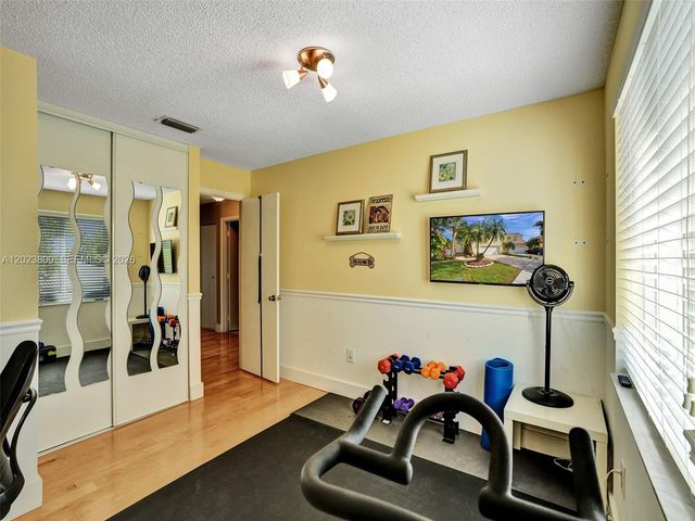 700 NW 158th Ln, Pembroke Pines, FL 33028