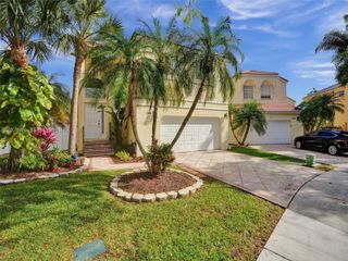 700 NW 158th Ln, Pembroke Pines, FL 33028