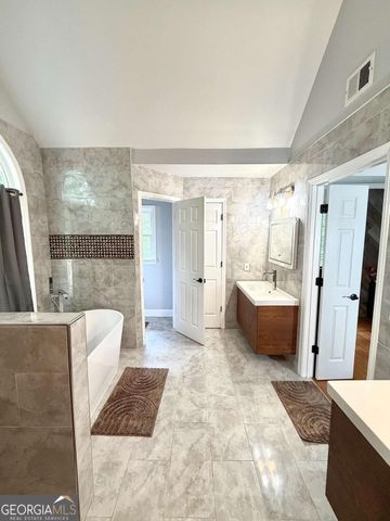 2105 Bentbrooke Trail, Lawrenceville, GA 30043
