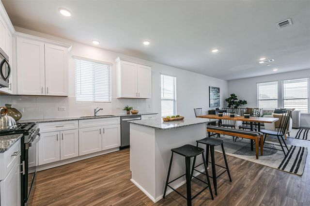 3075 Clydesdale Drive, Alvin, TX 77511