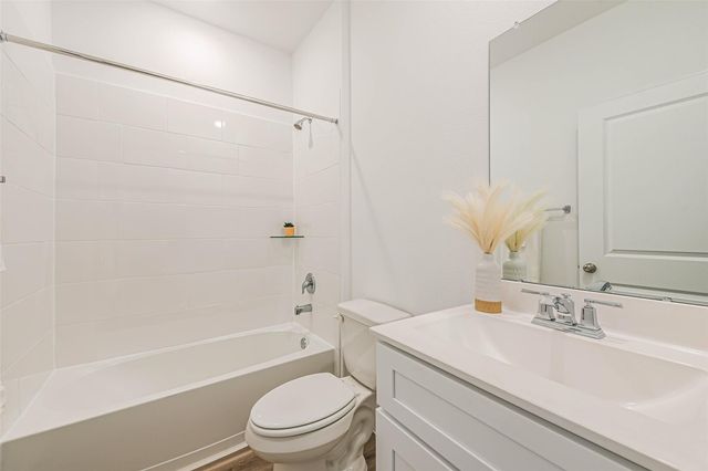 3075 Clydesdale Drive, Alvin, TX 77511