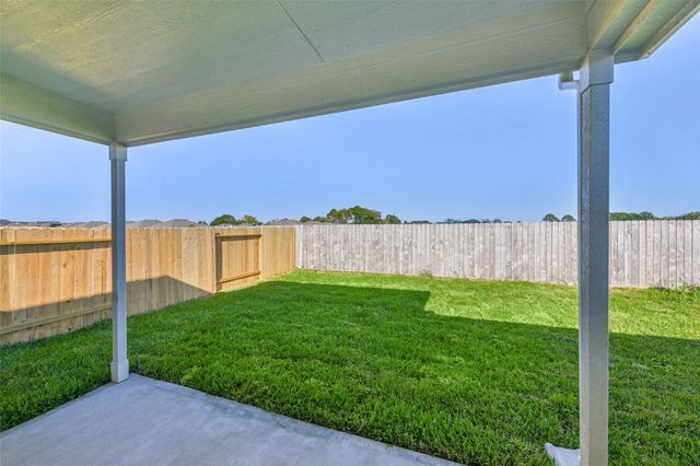 3075 Clydesdale Drive, Alvin, TX 77511