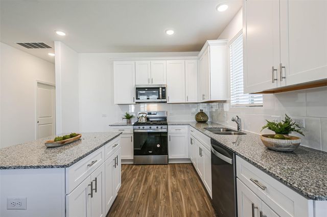 3075 Clydesdale Drive, Alvin, TX 77511