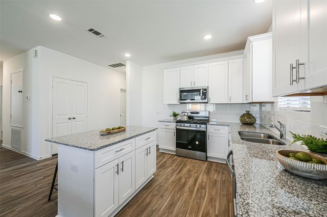 3075 Clydesdale Drive, Alvin, TX 77511