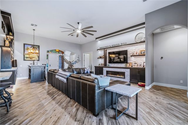 2834 Sidewheel Drive, Bullhead City, AZ 86429