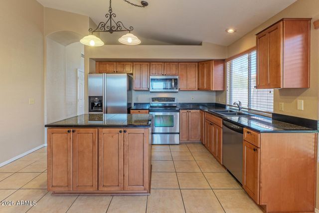 7573 W KERRY Lane, Glendale, AZ 85308