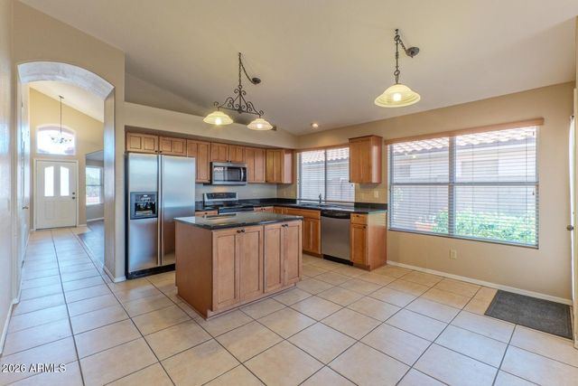 7573 W KERRY Lane, Glendale, AZ 85308