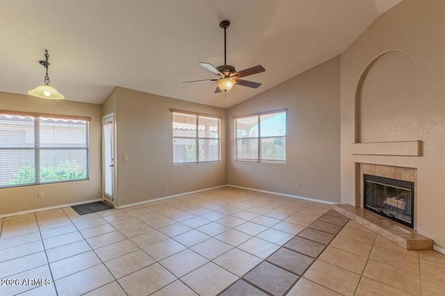 7573 W KERRY Lane, Glendale, AZ 85308