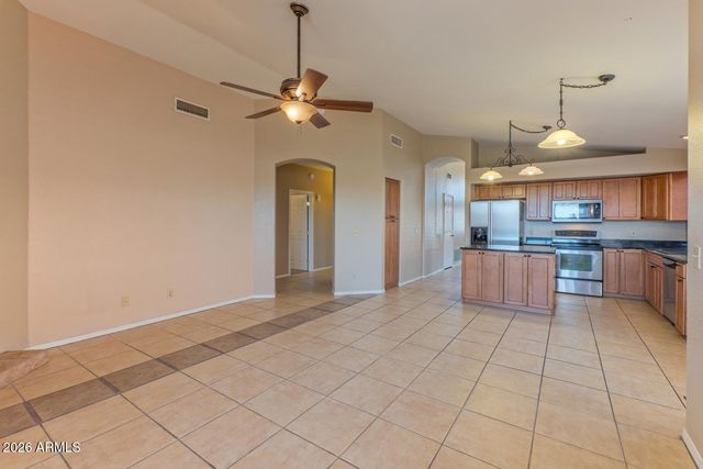 7573 W KERRY Lane, Glendale, AZ 85308