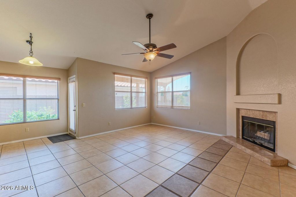 7573 W KERRY Lane, Glendale, AZ 85308 — photo 4