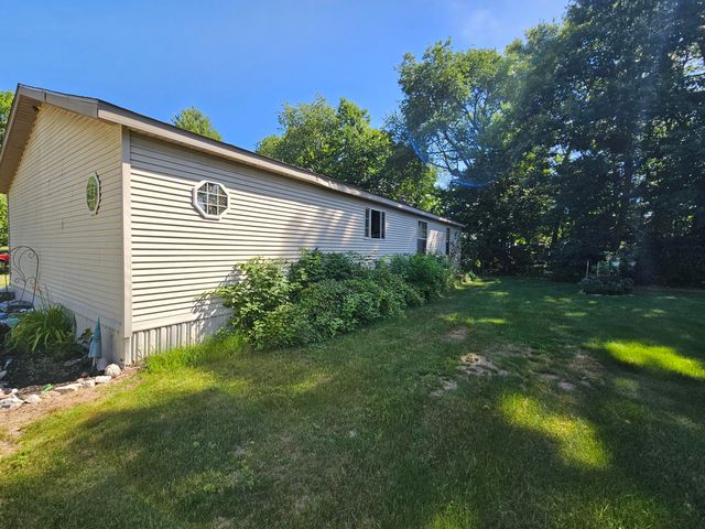 9294 Whispering Pines Avenue NW, Sparta, MI 49345