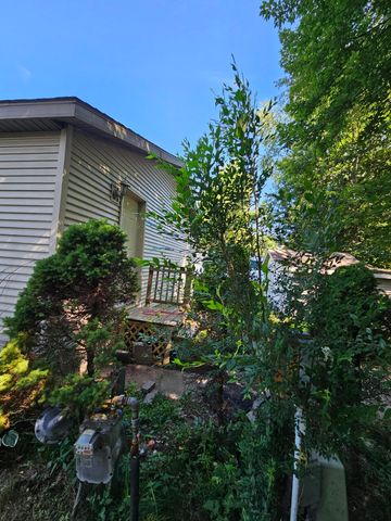 9294 Whispering Pines Avenue NW, Sparta, MI 49345