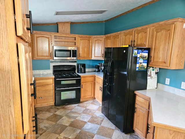 9294 Whispering Pines Avenue NW, Sparta, MI 49345