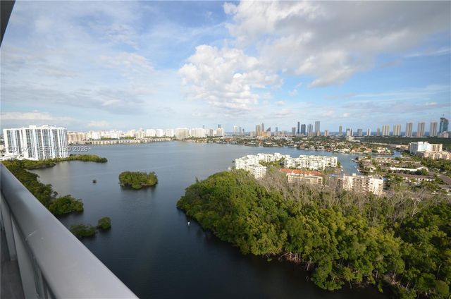 16385 Biscayne Blvd 519, North Miami Beach, FL 33160