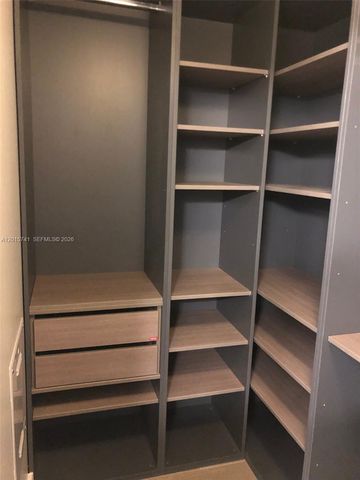 16385 Biscayne Blvd 519, North Miami Beach, FL 33160