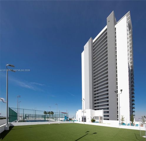 16385 Biscayne Blvd 519, North Miami Beach, FL 33160