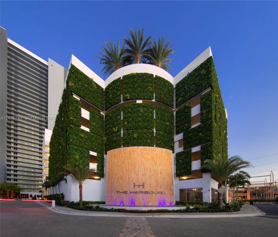 16385 Biscayne Blvd 519, North Miami Beach, FL 33160