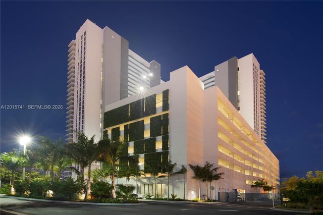 16385 Biscayne Blvd 519, North Miami Beach, FL 33160