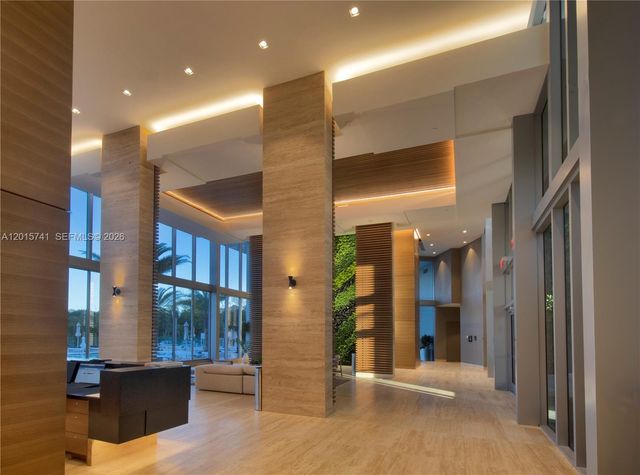 16385 Biscayne Blvd 519, North Miami Beach, FL 33160