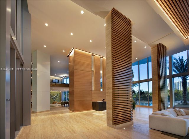 16385 Biscayne Blvd 519, North Miami Beach, FL 33160