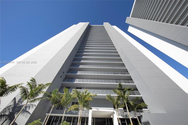 16385 Biscayne Blvd 519, North Miami Beach, FL 33160