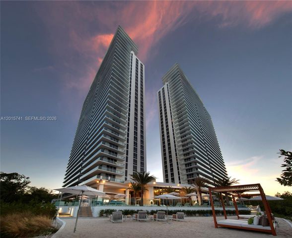 16385 Biscayne Blvd 519, North Miami Beach, FL 33160