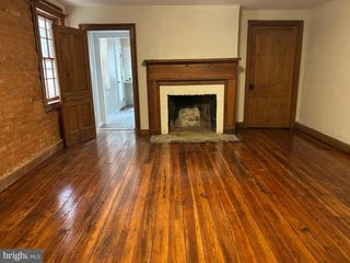 121 N WASHINGTON ST, Winchester, VA 22601