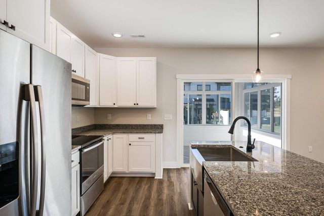 21 BARNYARD CIR, Bridgewater, VA 22812