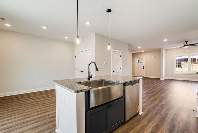 21 BARNYARD CIR, Bridgewater, VA 22812