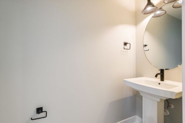 21 BARNYARD CIR, Bridgewater, VA 22812