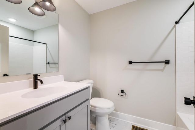 21 BARNYARD CIR, Bridgewater, VA 22812