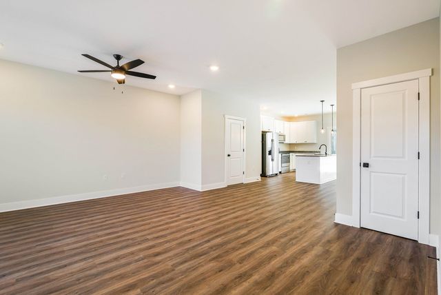 21 BARNYARD CIR, Bridgewater, VA 22812