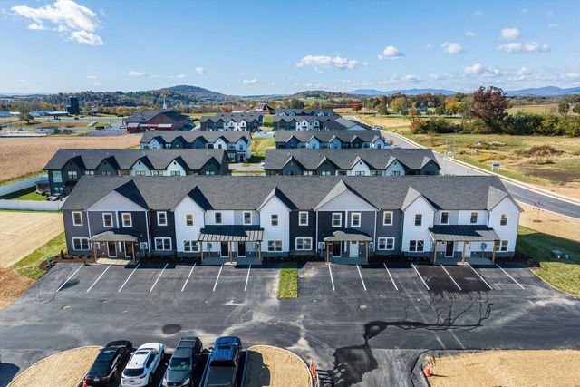 21 BARNYARD CIR, Bridgewater, VA 22812