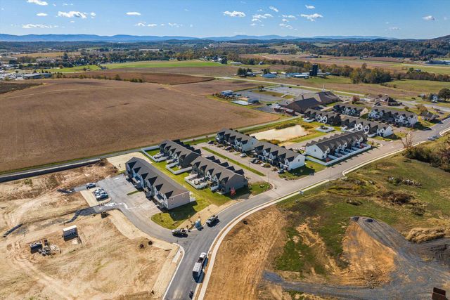 21 BARNYARD CIR, Bridgewater, VA 22812